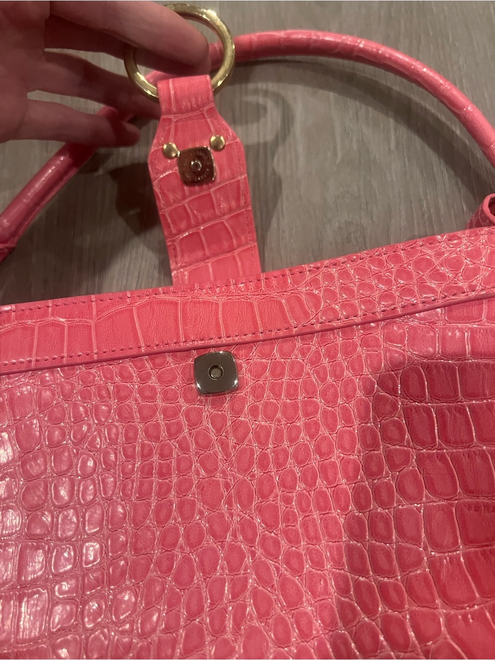 Liz Claiborne Pink Croc-Embossed Shoulder Bag with Gold Ring - Picture 8 of 10